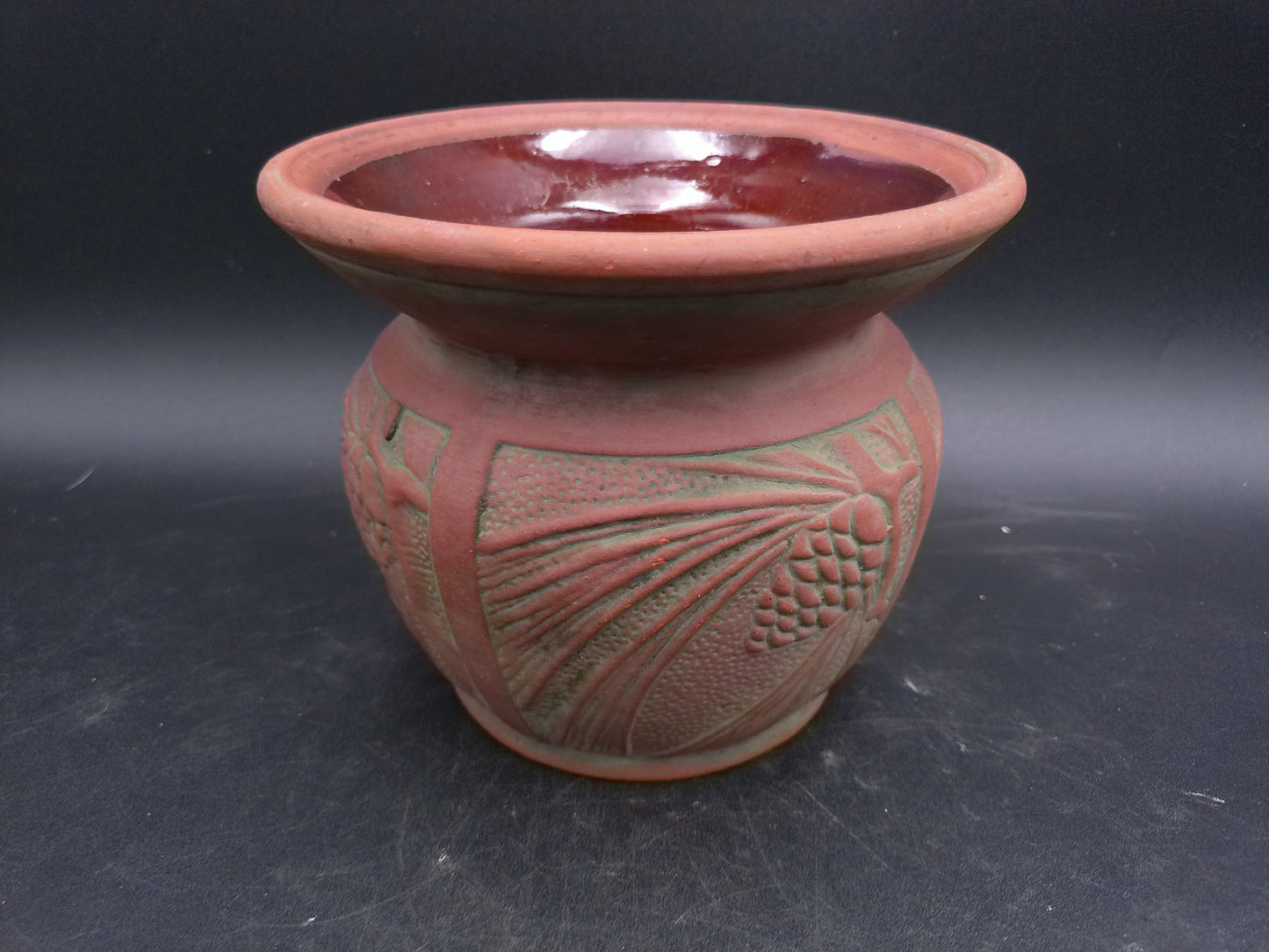 Peters & Reed Moss Aztec Pine Cone Vase Vintage